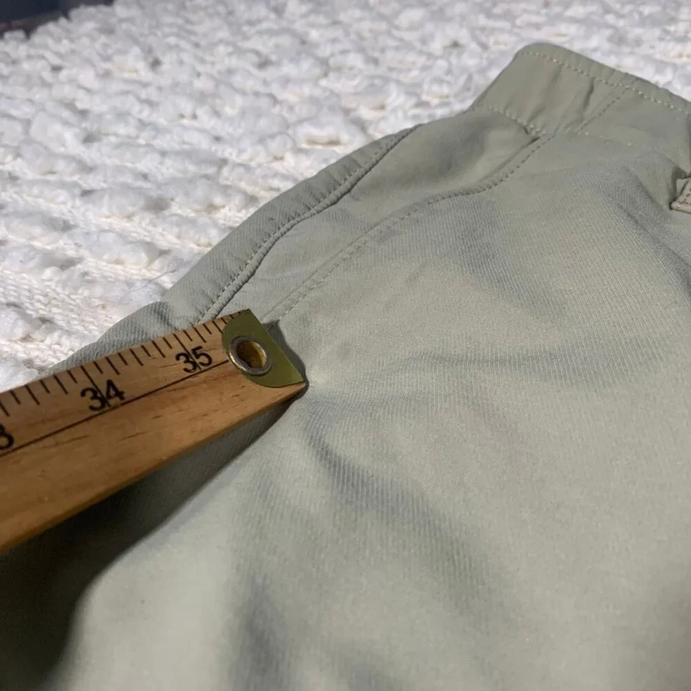 Men's Under Armour Tan/Khaki Golf Performance Bermuda Sports Shorts 34‎